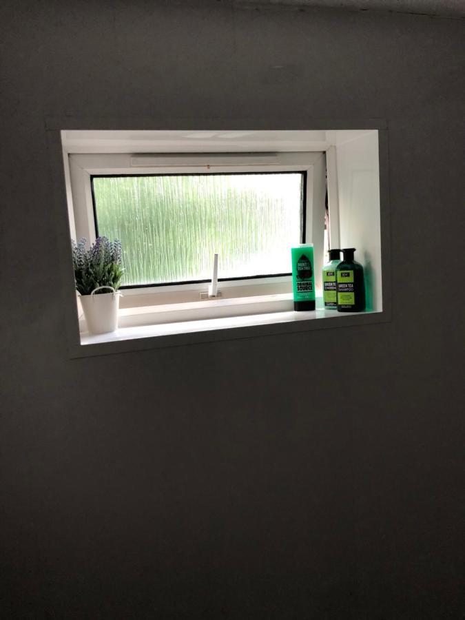 Home From Home, Close To Redditch Hospital Abb Exteriör bild